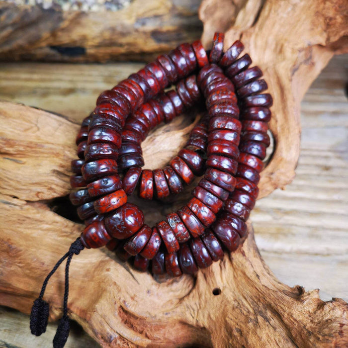 108 Bodhi Bead Mala,Old Prayer Beads Necklace - Tibetan Buddhist mala beads, close-up detail