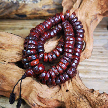 108 Bodhi Bead Mala,Old Prayer Beads Necklace - Tibetan Buddhist mala beads, close-up detail