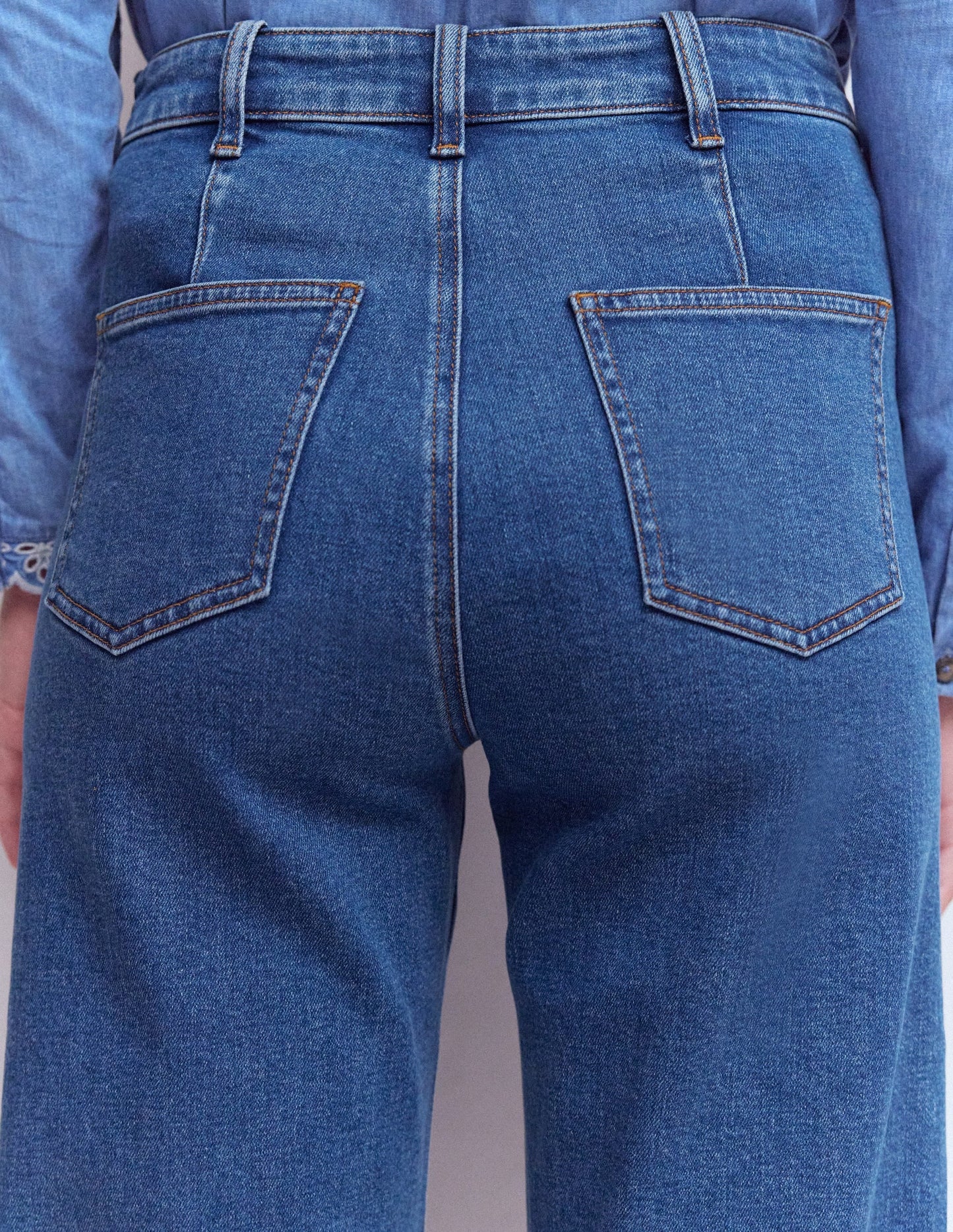 Pintuck Column Leg Jeans-Mid Vintage
