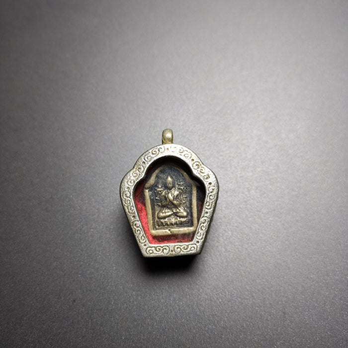 Amulet Pendant,Gau Ghau Shrine, 1.1" - Tibetan Buddhist amulet, front view