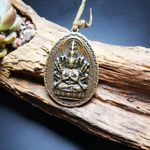 Amulet,Avalokitesvara,Padmapani,Kuanyin Pendant - Tibetan Buddhist amulet, front view