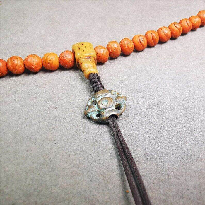 Amulet,Vajra Pendant for Mala,Bag Hanging,Prayer Bead Accessories - Tibetan Buddhist mala beads, close-up detail