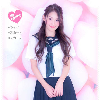緑スカーフの丈長めセーラー服