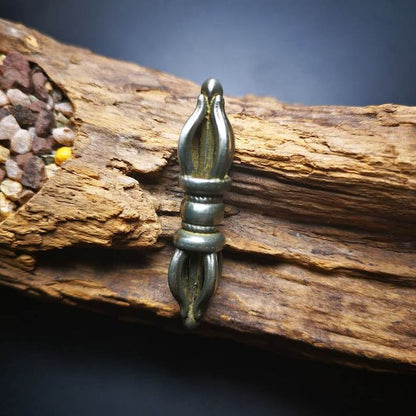 Five-pronged Vajra Amulet - Tibetan Buddhist amulet, detailed view