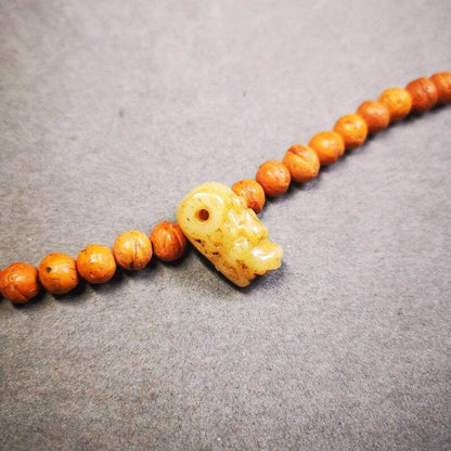 Guru Bead, T-drilled 3-Hole Bead for Prayer Bead - Tibetan Buddhist art, detailed view