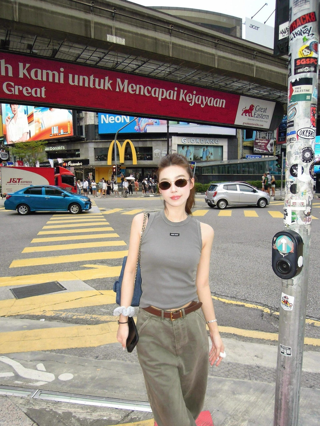 2026 Women’s MM Logo V-neck Top (FF718)