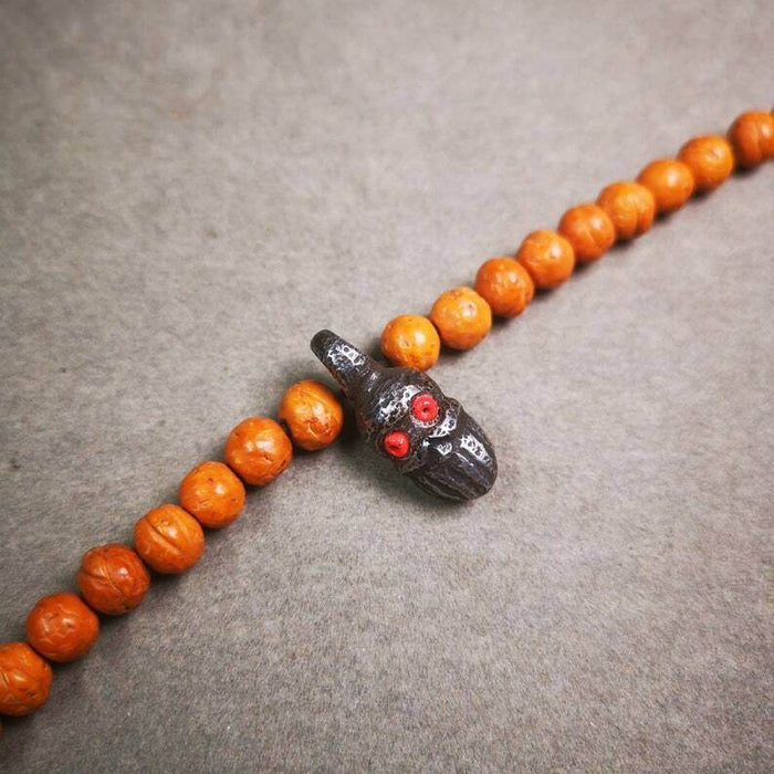 Mala Counter Clip,Skull Bum Counter Clip for Prayer Beads - Tibetan Buddhist mala beads, close-up detail