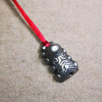 Mala Pendant,Snow Lion Amulet for Prayer Beads - Tibetan Buddhist mala beads, detailed view