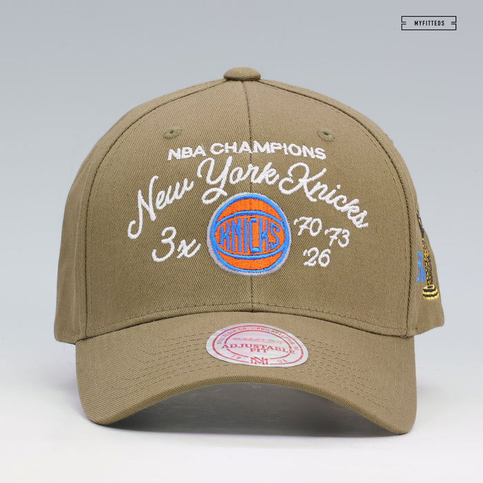 NEW YORK KNICKS 3X NBA FINALS CHAMPIONS SCRIPT LOW PRO OLIVE GREEN MITCHELL & NESS SNAPBACK HAT