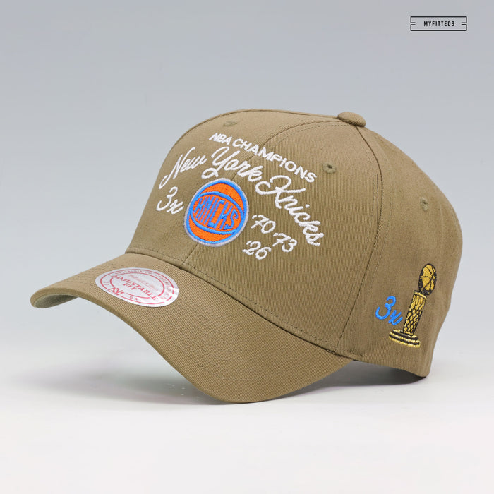 NEW YORK KNICKS 3X NBA FINALS CHAMPIONS SCRIPT LOW PRO OLIVE GREEN MITCHELL & NESS SNAPBACK HAT