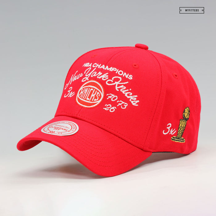 NEW YORK KNICKS 3X NBA FINALS CHAMPIONS SCRIPT LOW PRO RED MITCHELL & NESS SNAPBACK HAT