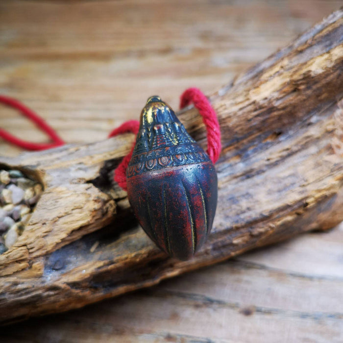 Niang La Tsa Tsa Statue Amulet 1.89" - Tibetan Buddhist amulet, close-up detail