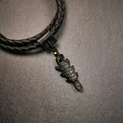 Obsidian Scorpion Amulet 1.26" - Tibetan Buddhist amulet, close-up detail