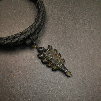 Obsidian Scorpion Amulet 1.38" - Tibetan Buddhist amulet, front view