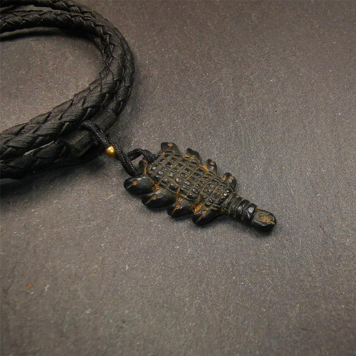 Obsidian Scorpion Amulet 1.38" - Tibetan Buddhist amulet, close-up detail