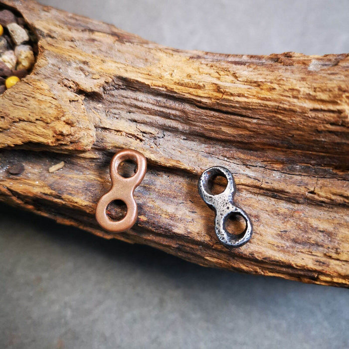 Old Mala Clip, Mala Pendant Connecting Ring - Tibetan Buddhist mala beads, close-up detail