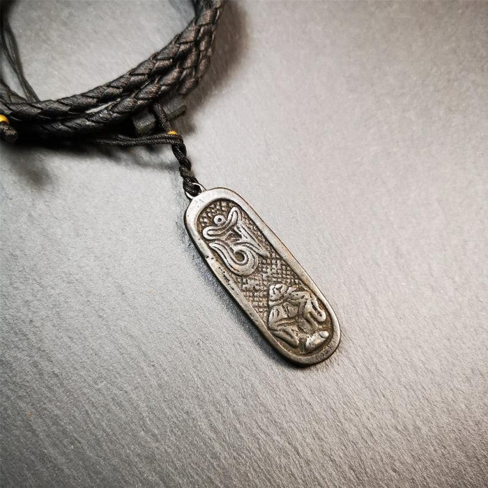 Vajra Pendant 1.96" - Tibetan Buddhist vajra, close-up detail