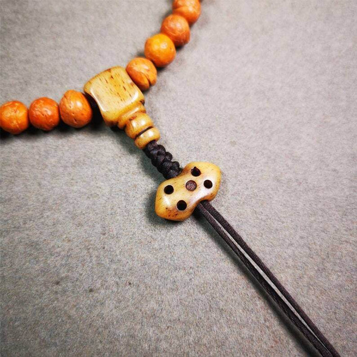 Vajra Pendant Bead - Tibetan Buddhist vajra, front view