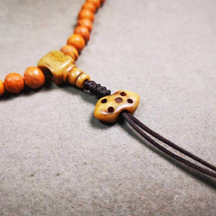 Vajra Pendant Bead - Tibetan Buddhist vajra, close-up detail