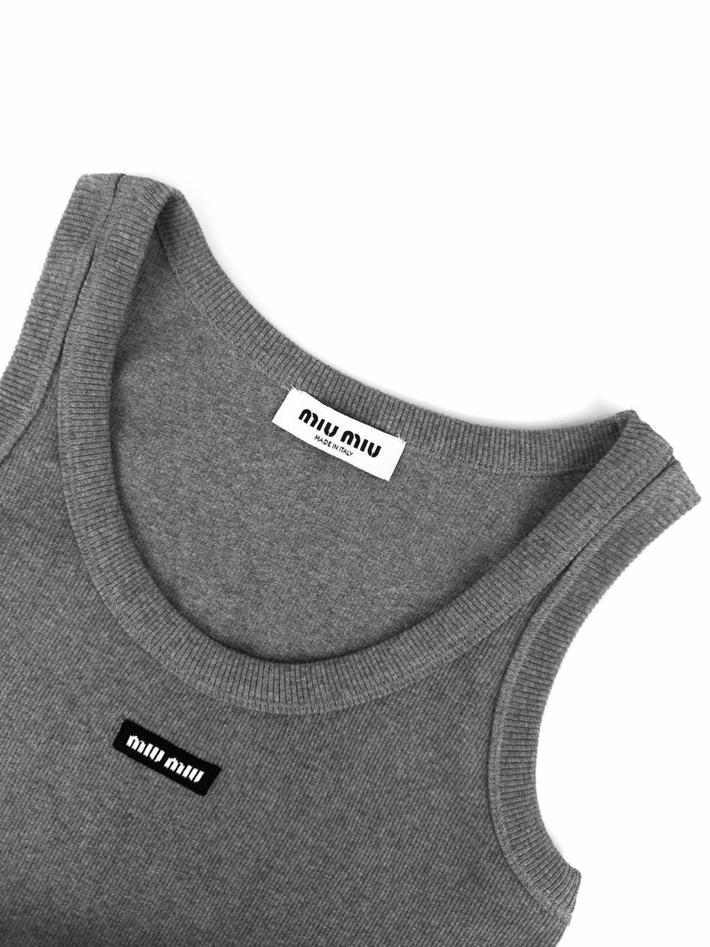 2026 Women’s MM Logo V-neck Top (FF718)
