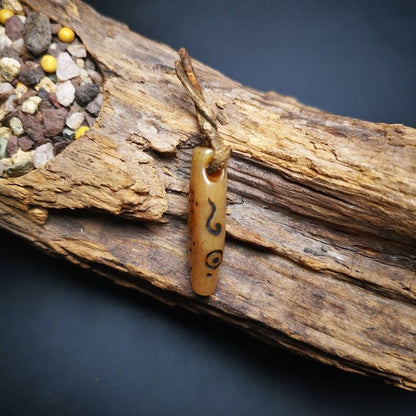 Yak Bone Carved Amulet Pendant, Prayer Beads 1.18" - Tibetan Buddhist amulet, front view
